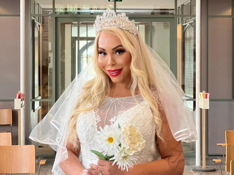 Nyuma y'umwaka umwe yirongoye, yasabye gatanya