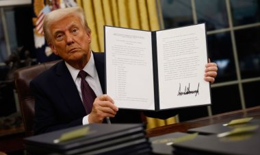 Perezida Donald Trump ni hasi hejuru n'abahinduje ibitsina