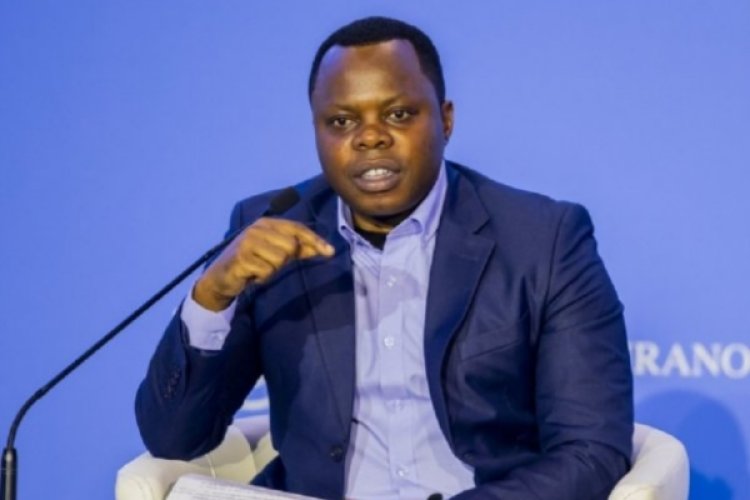 Indirimbo zatangiye kugerwa amajanja! Minisitiri Utumatwishima nawe yagarutse ku kibazo cy'abambara ubusa