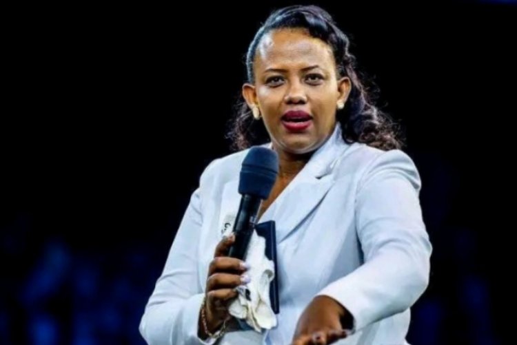 Yahoze aririmba anabyina mu tubyiniro! Ubuzima bwa Pasiteri Julienne warikoroje ku mbuga nkoranyambaga