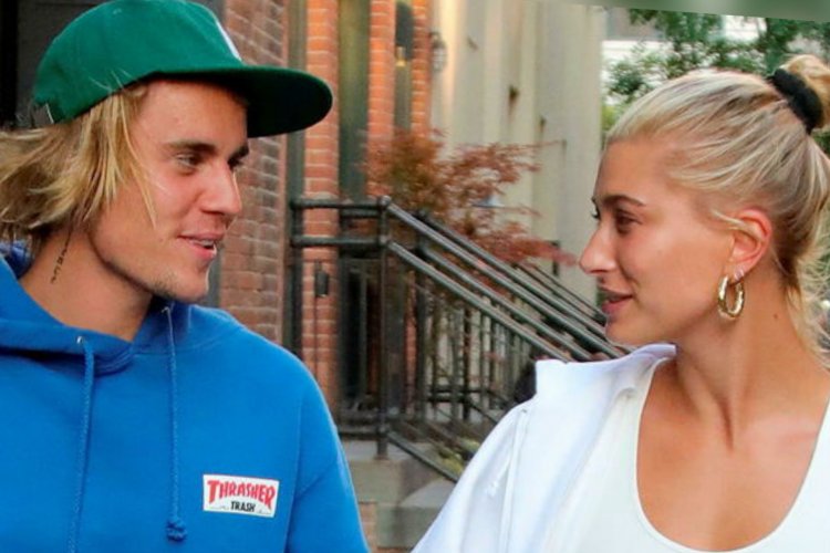 Justin Bieber yikomanze ku gatuza yirahira ko yashakanye na Hailey Bieber