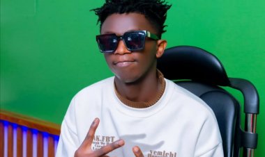 Prince Kiiiz yakebuye abajyanama b'abahanzi bo mu Rwanda