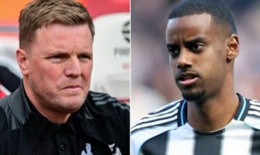 Eddie Howe Newcastle yaciye amarenga y'isohoka rya Alexander Isak