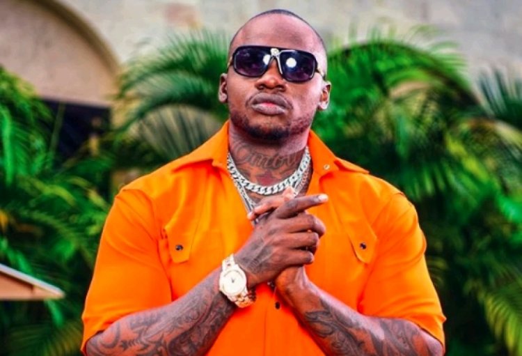 Khaligraph Jones yaburiye abahanzi kwitondera amasezerano basinya