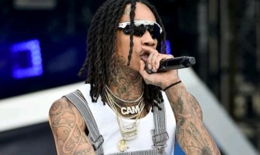 Wiz Khalifa yasubije abavuga ko abaraperi bo muri Amerika basubiye inyuma