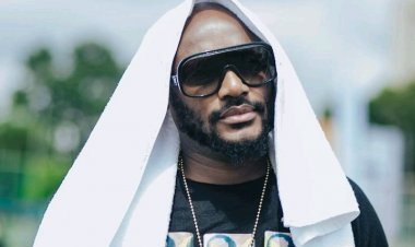 Uwahoze ari umujyanama wa 2Face Idibia yemeje inkuru y'ifungwa ry'uyu muhanzi