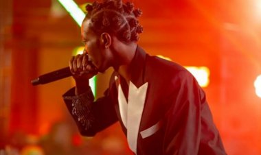 Papa Cyangwe yahishuye uko Mama we yashatse kumubuza umuziki