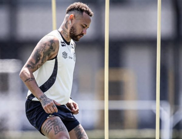 Neymar yaciye amarenga yo gusezera ruhago