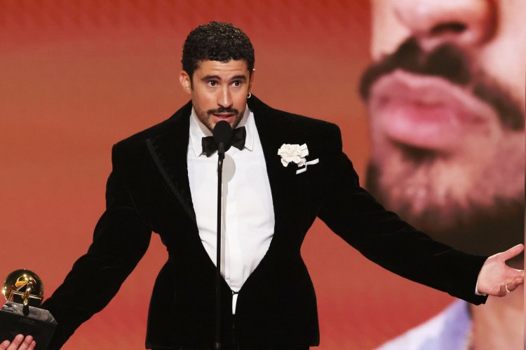 Bad Bunny yifashishije Grammy yifatira ku gahanga Amerika