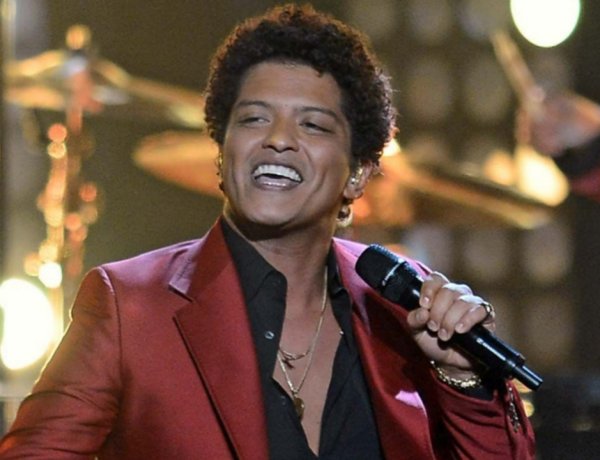 Bruno Mars yongeye kunyeganyeza umuziki w'Isi nyuma y’imyaka 10