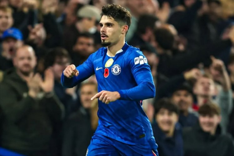 Pedro Neto ari mu mazi abira