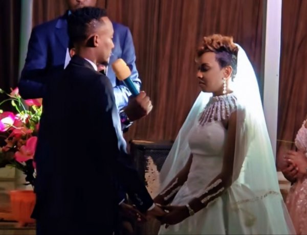 Ibyo wabonye byose byari ukwishyushya – Clapton Kibonge yahaye isezerano umugore we