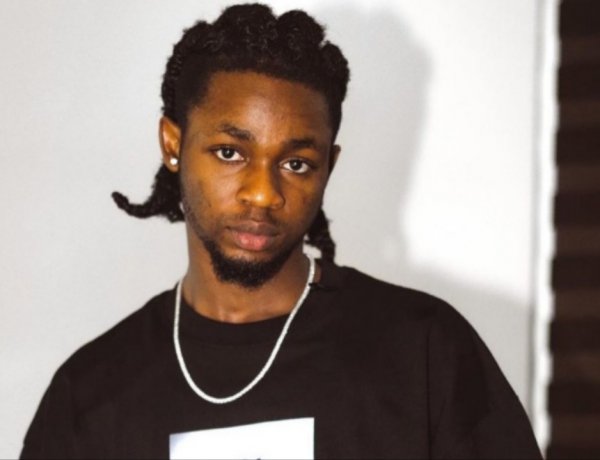 Omah Lay yanenze abahanzi  bagenzi be