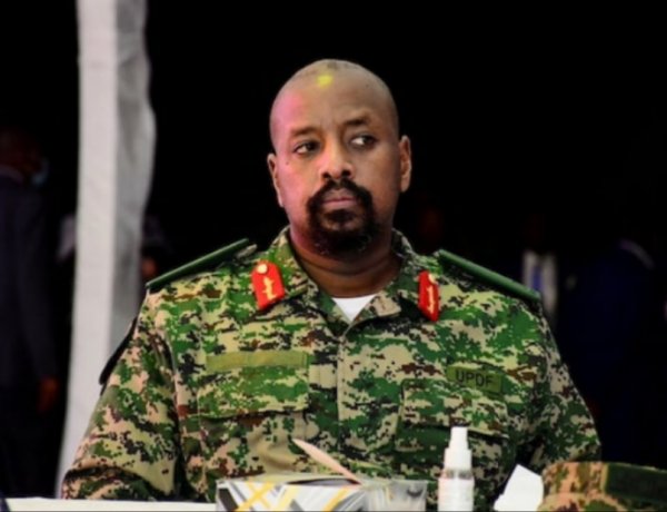 Gen. Muhoozi yabaye ikibazo kubera ibyo yategetse Turkey
