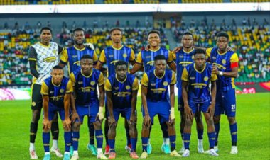 Abakinnyi 11 ba AZAM FC barembeye mu bitaro