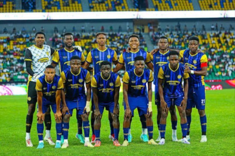Abakinnyi 11 ba AZAM FC barembeye mu bitaro