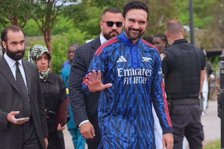 Meya wa New York yaciye ibintu kubera umwambaro wa Arsenal