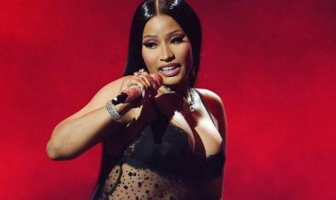 Nicki Minaj yahishuye uko ba rusahurira mu nduru bashatse kumufatirana