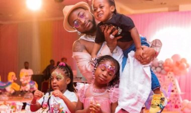 Davido yatangiye guhatwa ibibazo n'abana be