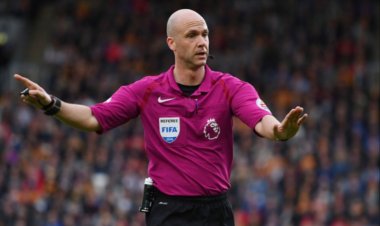 Anthony Taylor yasezeye umwuga wo gusifura